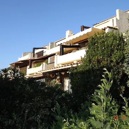Les Emeraudes Apartment *
